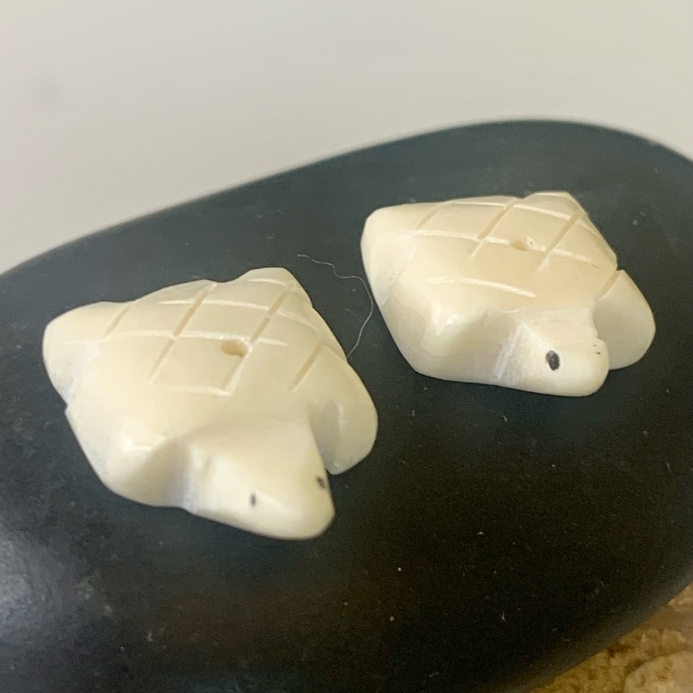 Natural Bone Carved Turtle Fetish Beads Top Drilled Native American Style .7"x.4